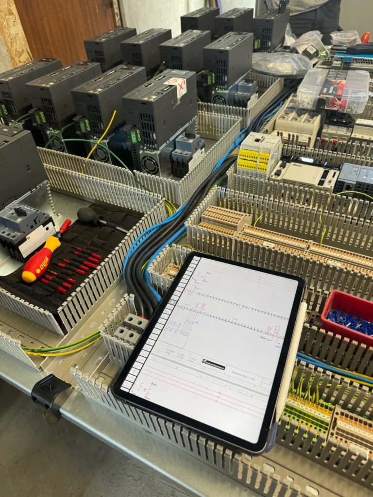 Elektroormar s upravljačkom opremom i projektnom dokumentacijom